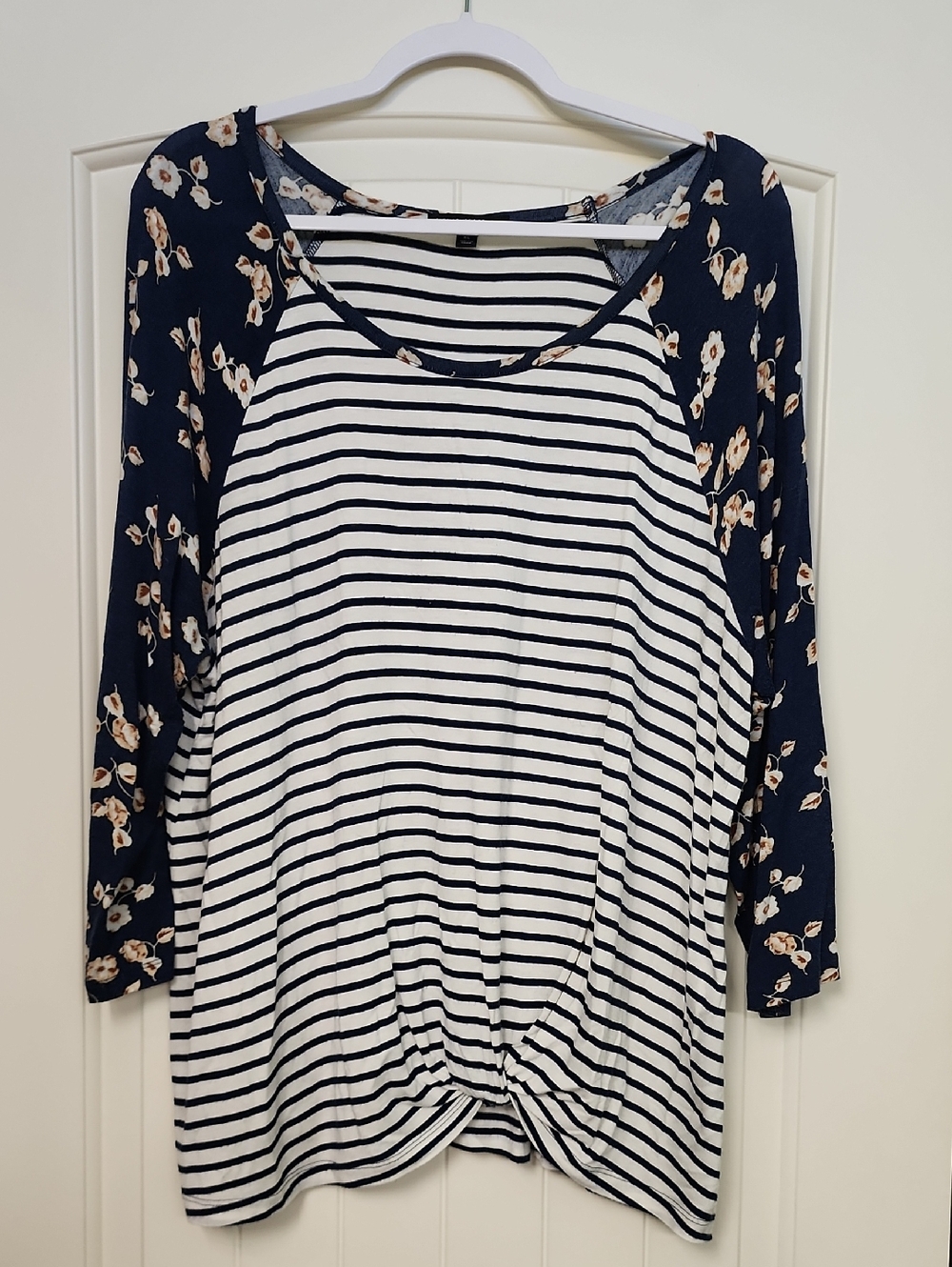 Signature Studio Navy Floral Raglan Striped Twist-Hem Tee